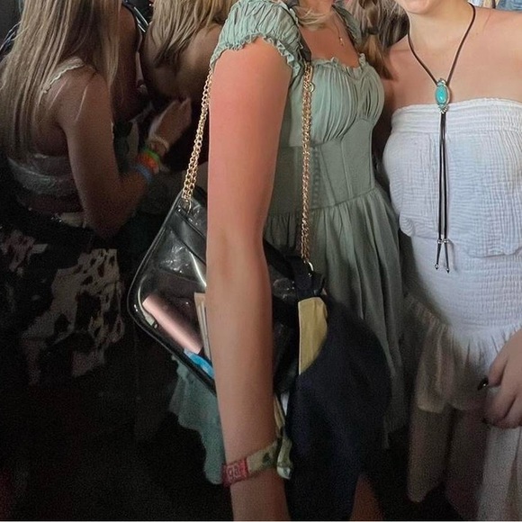 princess polly romper - Picture 3 of 3